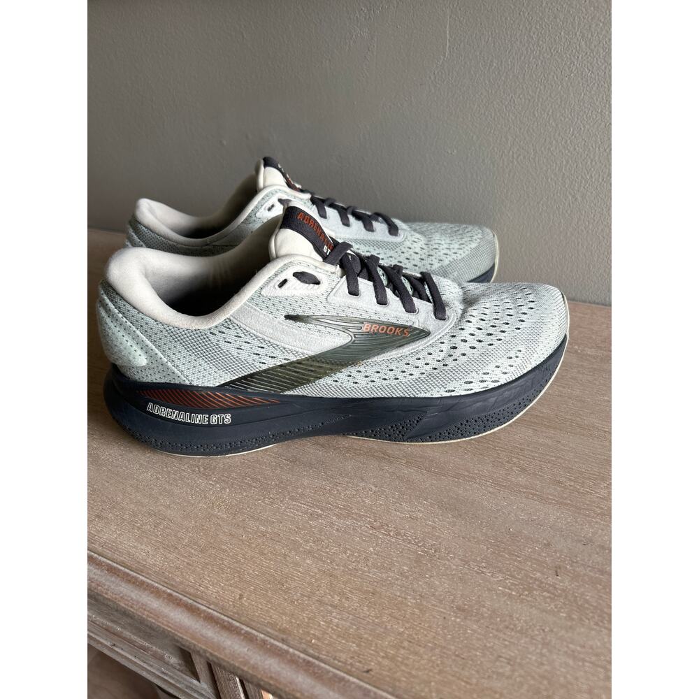 Brooks Adrenaline gts women’s running sneakers size 8.5